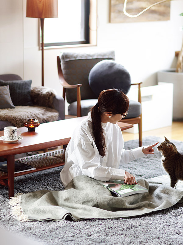 画像: 甘えん坊の愛猫・そらとの時間も大切なリラックスタイム