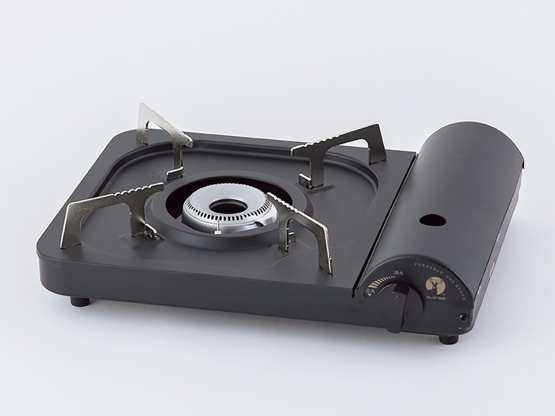 画像: 寸法：幅34.2×奥行き27×高さ8.6cm　質量：約1.5kg　出力：3.5kW　連続燃焼時間：約60分　対応できる鍋のサイズ：直径16～26cm