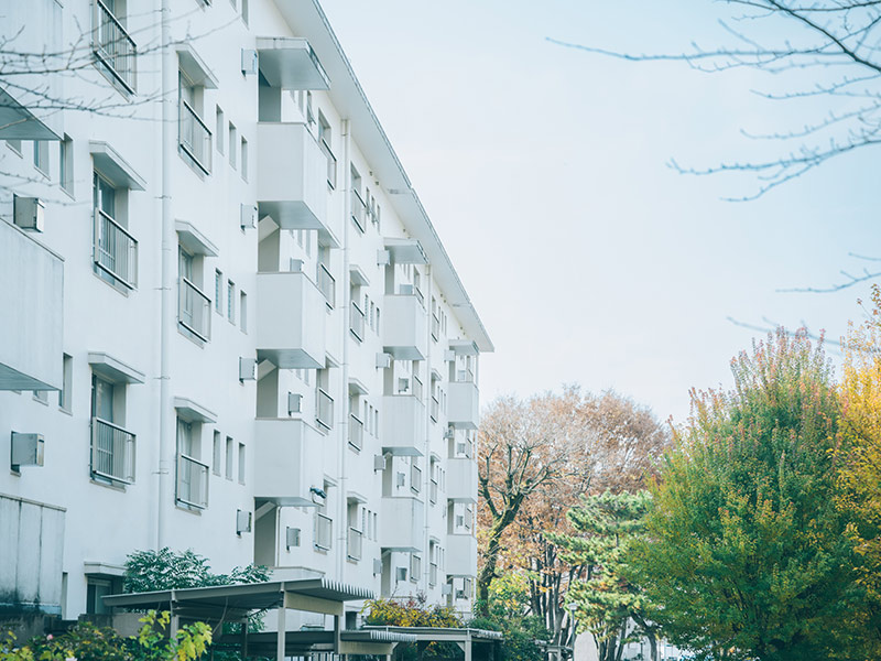 画像: 豊かな緑に囲まれた団地