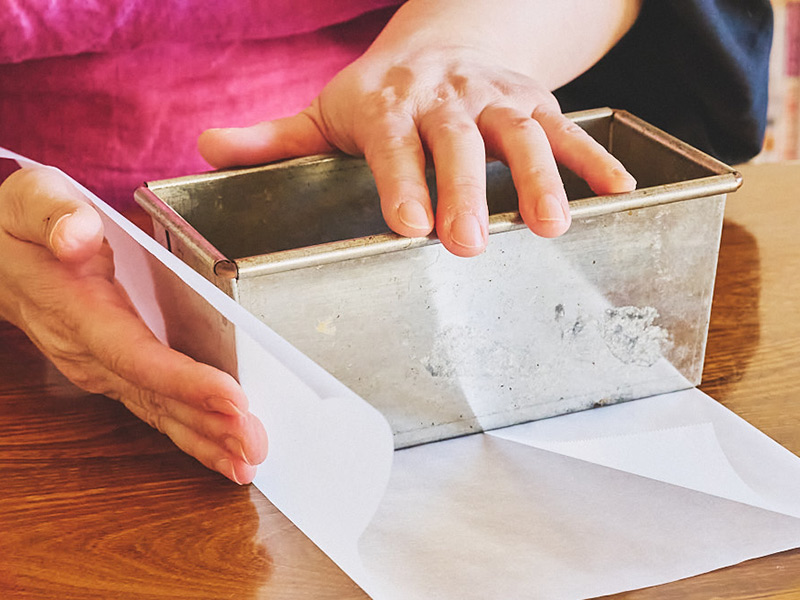 画像4: ぴったりはまる パウンド型のシートの敷き方