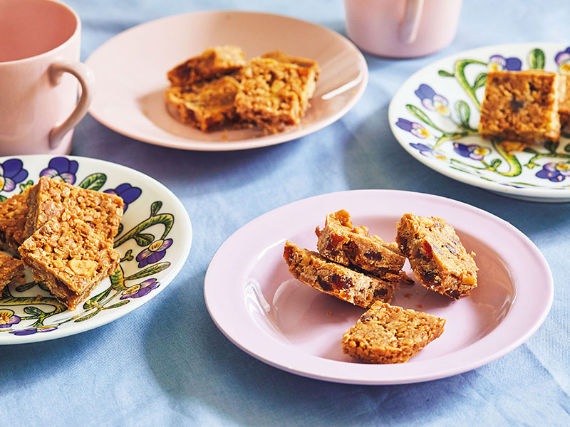 画像1: 体にやさしい「自家製グラノーラ」のつくり方。フライパンで簡単！好みのナッツやドライフルーツと楽しむ“植物生まれ”の手づくりおやつ／白崎茶会・白崎裕子さん