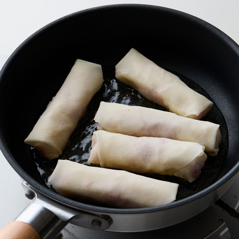 画像3: 揚げない「焼き春巻き」のつくり方。揚げないから簡単ヘルシー！おいしい春巻きが“ぐっと身近”に／料理研究家・荻野恭子さんの引き算レシピ