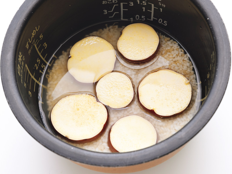 画像3: 食物繊維たっぷりおやつ「かんころ餅」のつくり方。炊飯器でかんたん！さつまいもともち米でつくる、長崎・五島の郷土菓子／料理研究家・荻野恭子さん