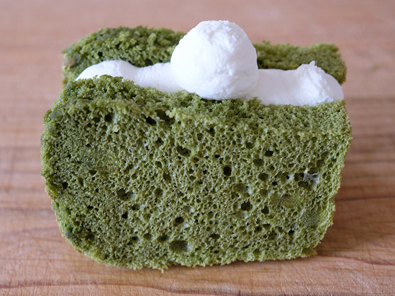 画像: パンダの頭の部分を絞り出す