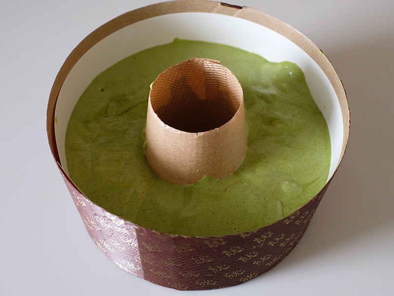 画像: 型に流し込んだところ