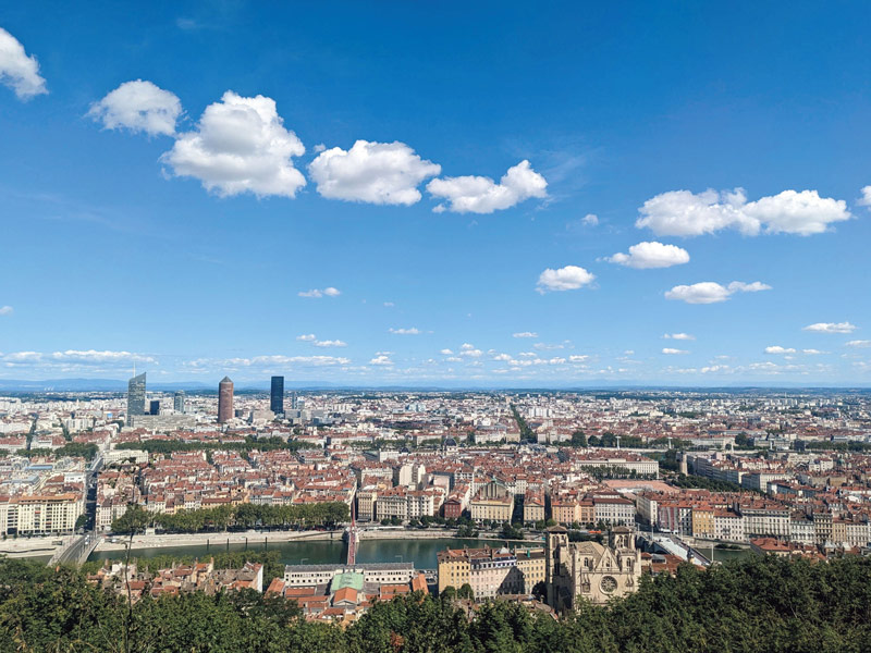 画像: フランスで学んだ「心地よく生きる」ためのヒント。東京で“がんばりすぎていた”私がフランスに住んで手放せたもの／ロッコさん
