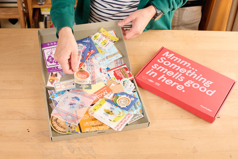 画像: 「ファイリングより、箱に入れてざらざらっと手でかきわけて眺めるほうが、気分も上がります」と宇田川さん