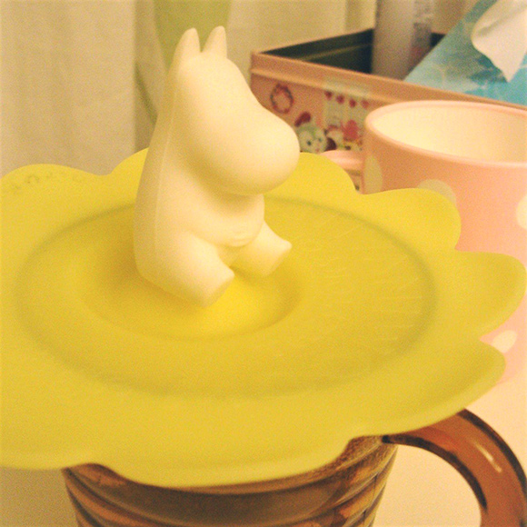 画像: 院中に使っていたコップのふた。シリコン製でズレにくく、割れないので安心して使えました