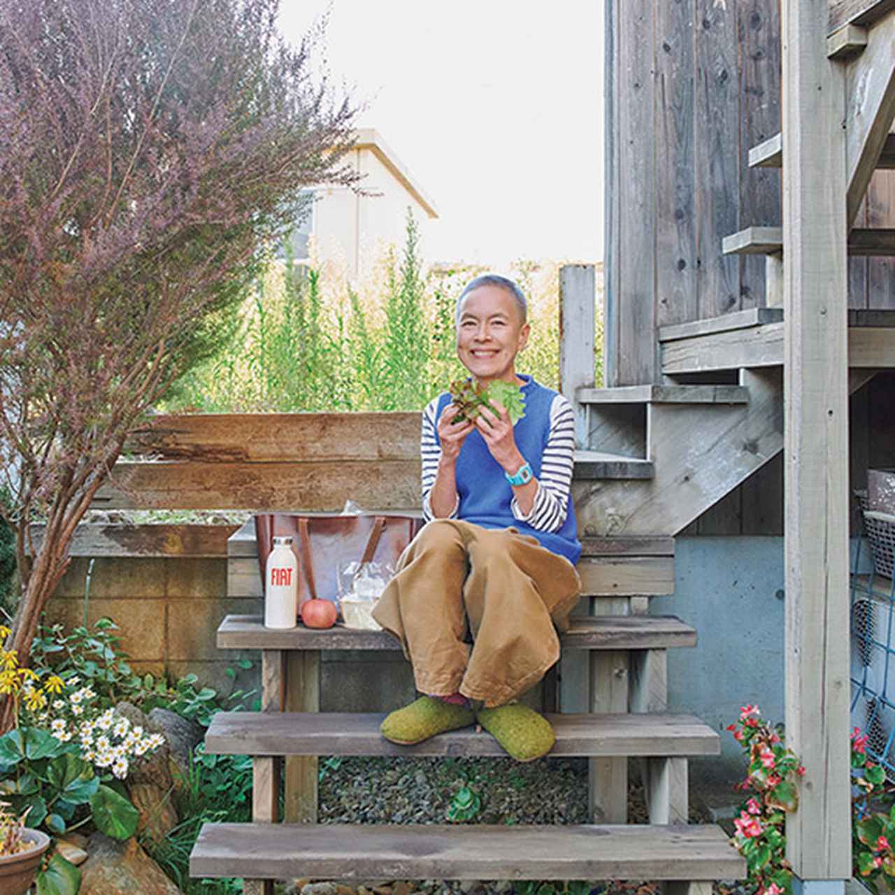 画像: 「昼は軽めで、パンくらいがちょうどいい。外出先でおいしいパン店を見つけるのが得意なの」