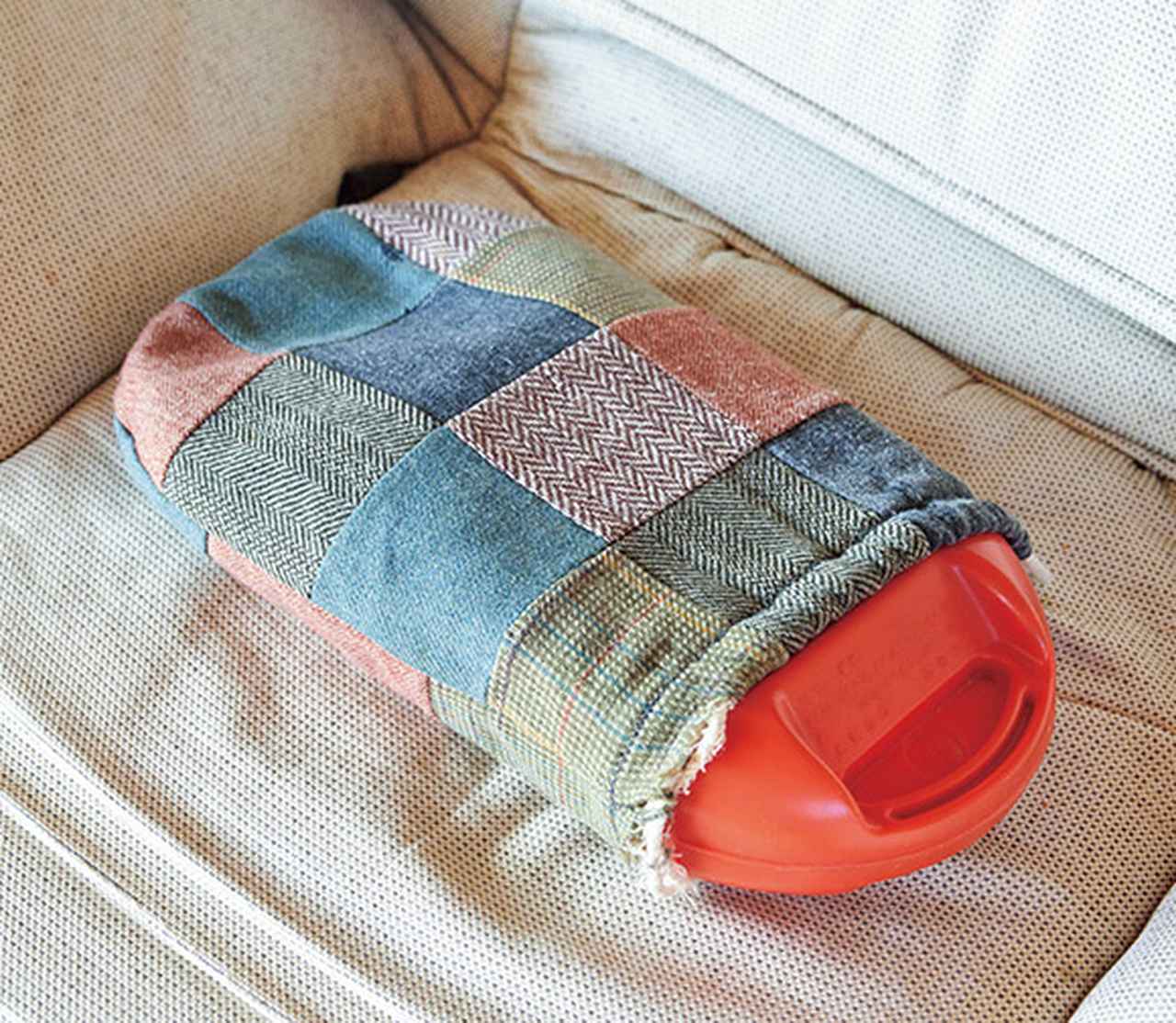 画像: 電気を使わずお湯の温かさでポカポカな湯たんぽは、「ケチケチ」上手な田中さんの冬の必須アイテム