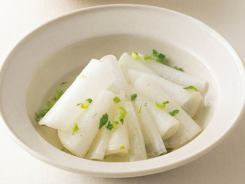 画像: 少しかたいところもある根元を使って 大根のゆずこしょう漬けのつくり方