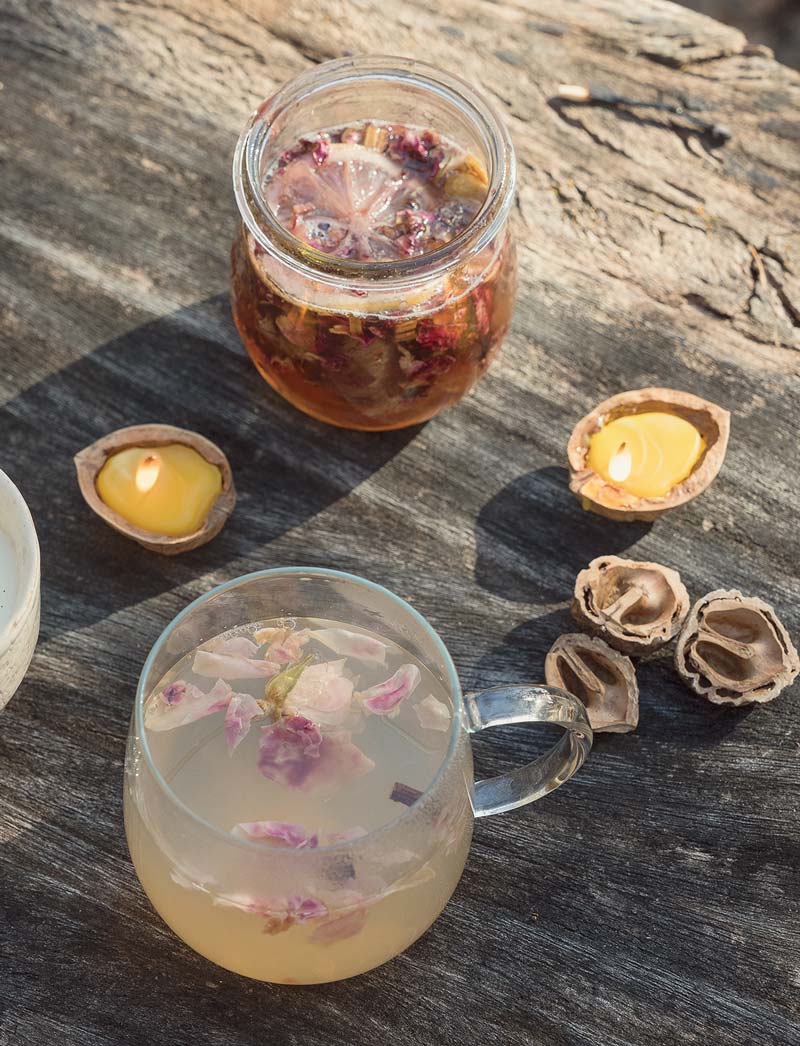 画像1: のどをいたわる「ジンジャーローズハニー」のつくり方。リコリス入りでのどにやさしい季節の変わり目のあったかドリンク／蓼科ハーバルノート・シンプルズ 萩尾エリ子さん