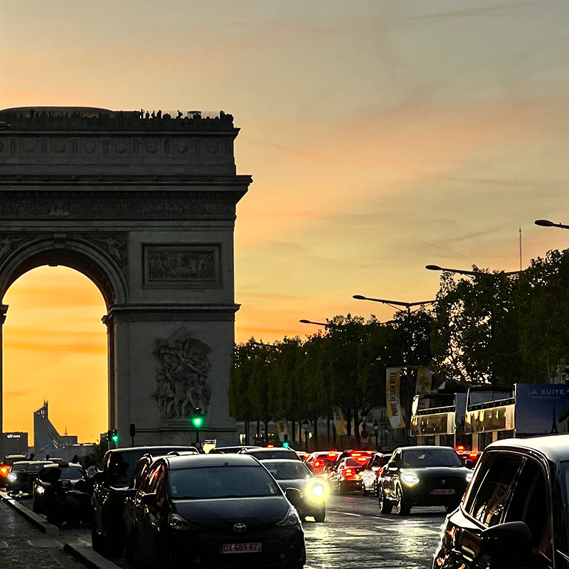 画像2: パリのファッションウィークの期間だけ応援している“あの人”