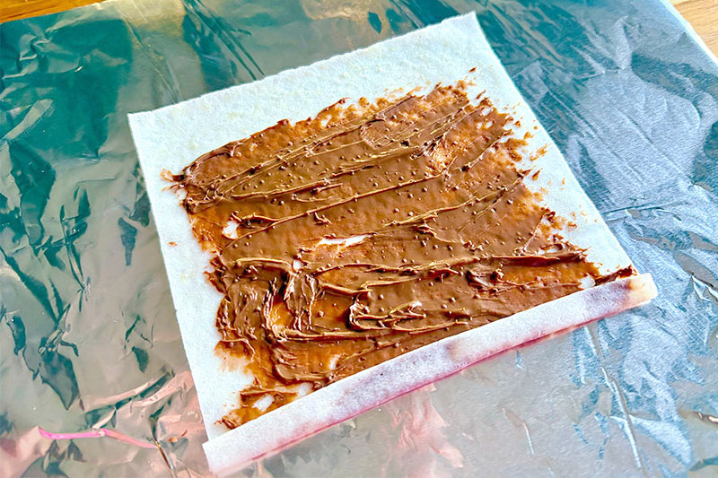 画像1: かんたん「チョコロールクッキー」のつくり方。材料は2つだけ！トースターで10分、パリパリ食感が楽しい“バレンタイン”のお手軽スイーツ｜本多理恵子の「50代からは“手抜き”と“息抜き”」