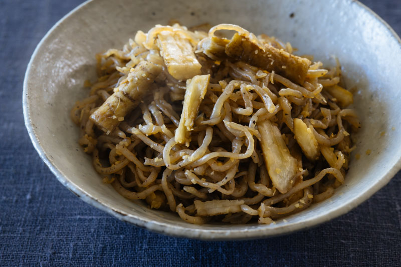 画像: ごぼうと糸こんにゃくのきんぴらのつくり方