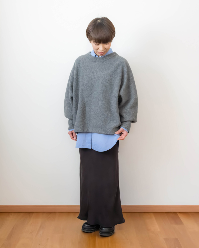 画像: 【B.クルーネックニット＋C.シャツ＋E.スカート＋L.ブーツ】