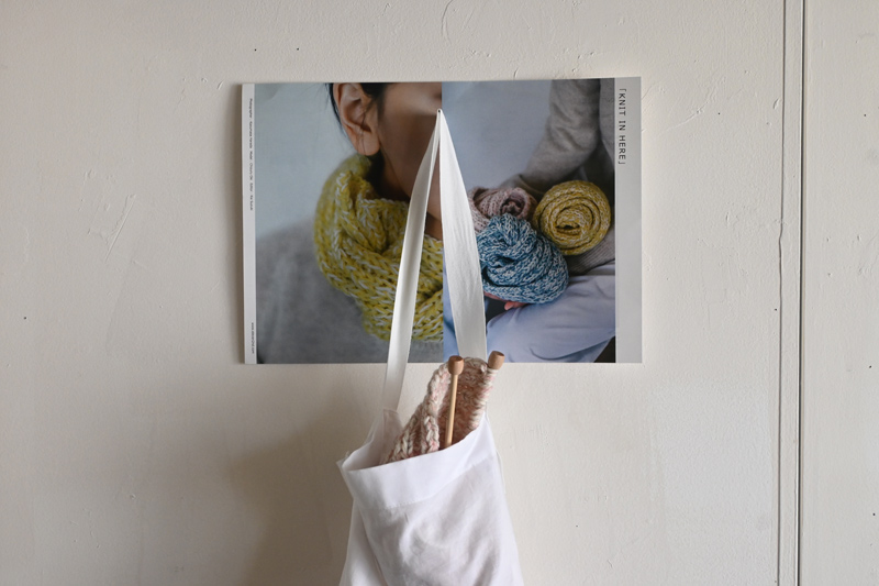 画像: ストロベリー・レモン・ミントの3種から選べるキットは、どこでも持ち運べるよう、かわいいバッグ付きに。編み図と、編み方解説、棒針もセットになっている。取扱店舗は、B・B・B POTTERS（福岡）、ギャルリ百草（岐阜 ※ミント1点のみ）、in-kyo（福島）、10cm（長野）、TEA & TREATS（東京 ※レモン棒針なしのみ)、MORISでは完売しました（2026年2月28日時点の在庫状況）