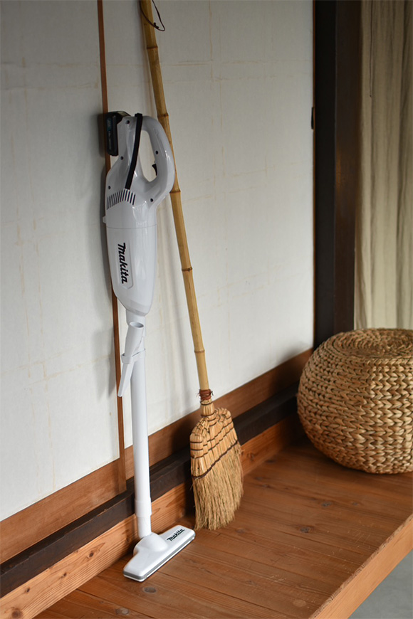 画像: 頻繁に買い替えることのできない家電は、レンタルして使い心地を確かめてから決めるのもおすすめ。マキタの掃除機は軽くて手入れがしやすく、シンプルな操作性も気に入っています