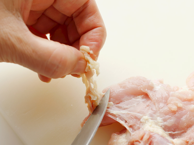 画像2: 脂っこくなくて食べやすい「チキンソテー」のつくり方。手ごろな鶏もも肉を“さっぱり仕上げる”下処理のコツ／小林まさみさん・まさるさん