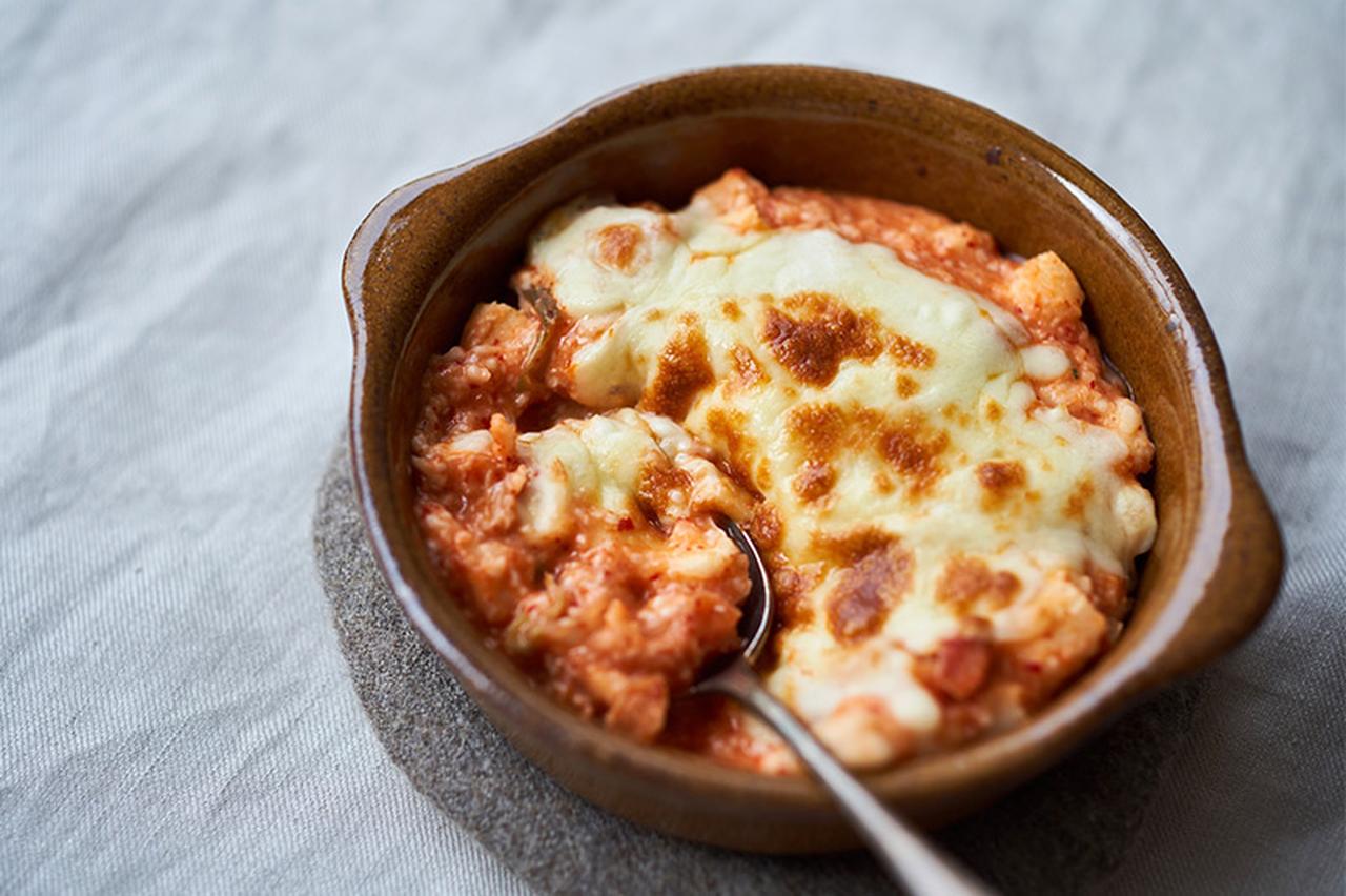 画像: 美容と腸活に「酒粕キムチグラタン」のつくり方。ホワイトソースなしで簡単！食物繊維たっぷり、キムチと酒粕の‟ダブル発酵”レシピ｜榎本美沙の発酵暮らし - 天然生活web