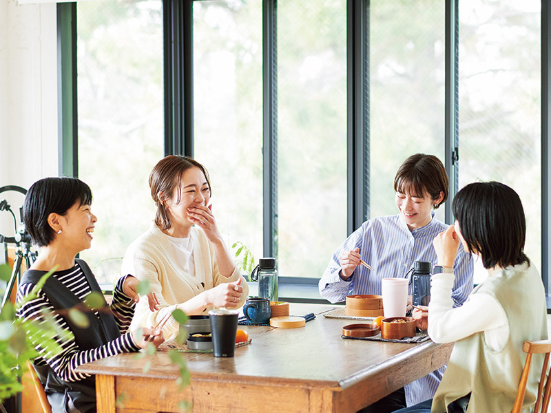 画像: 職場のお弁当時間