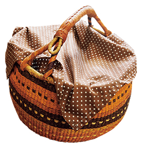 画像: 衣類はかごごと