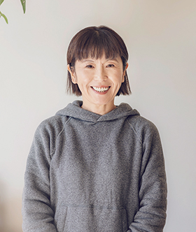 画像: 4.汁けのあるものは水分を吸う素材をあえる