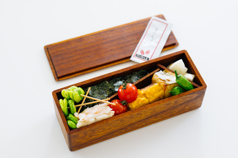 画像: ごはんのほか、7品のおかずが入った。彩りも美しい