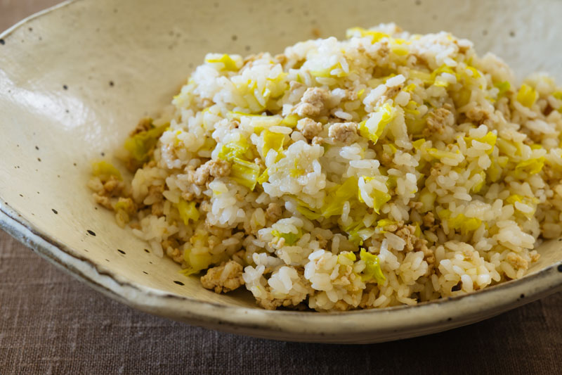 画像: 鶏ひき肉と新キャベツのまぜごはんのつくり方