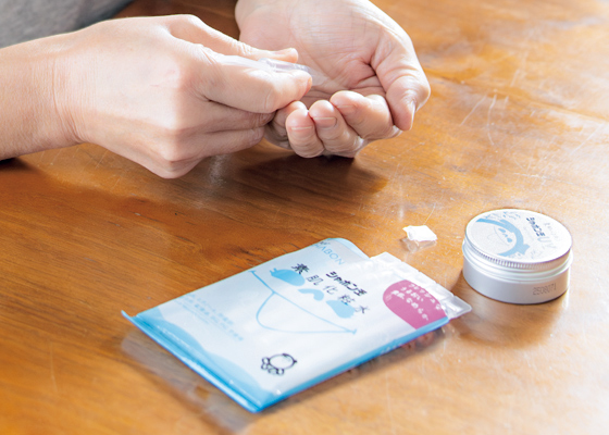 画像: 朝のお手入れ時には洗顔後、シャボン玉素肌化粧水を使ってからシャボン玉UVで保湿するのもおすすめ