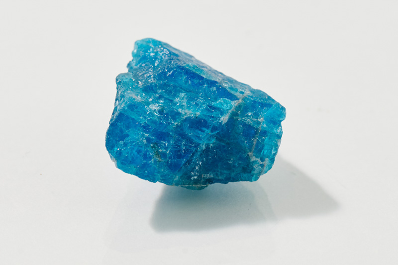 画像1: 美しき鉱物の世界｜「東京ミネラルショー」に行ってきました！オレンジ色の結晶が美しい「スウェーデン水晶」と透き通るネオンブルーの「アパタイト」