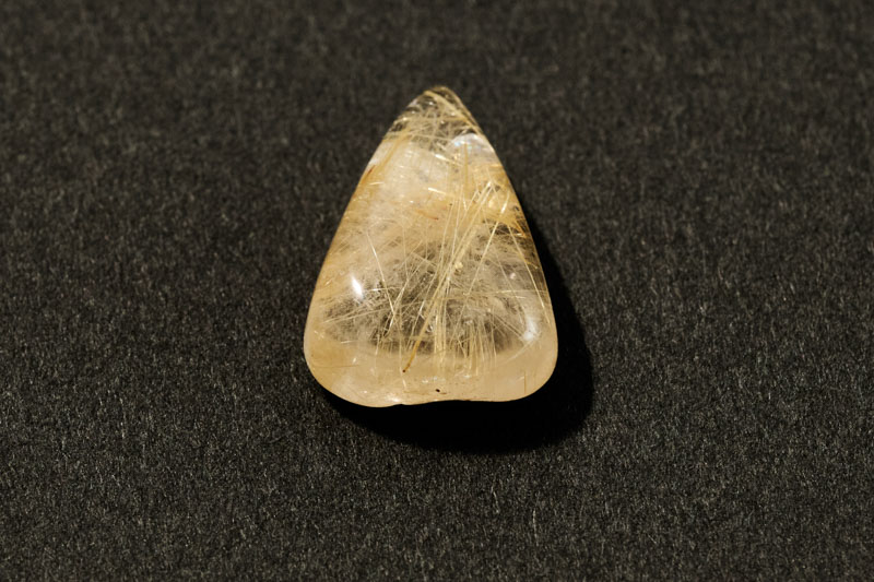 画像: べっこう飴のようにも見えて、おいしそうでもあります