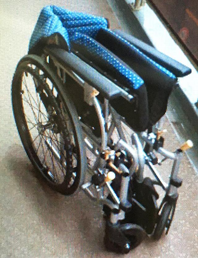 画像: 折りたたむと幅を取らなくなります