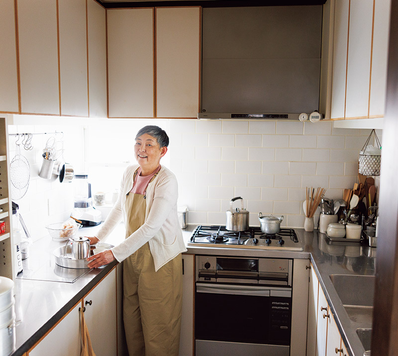 画像1: 料理しやすい工夫と知恵が詰まった 小さく自由な台所
