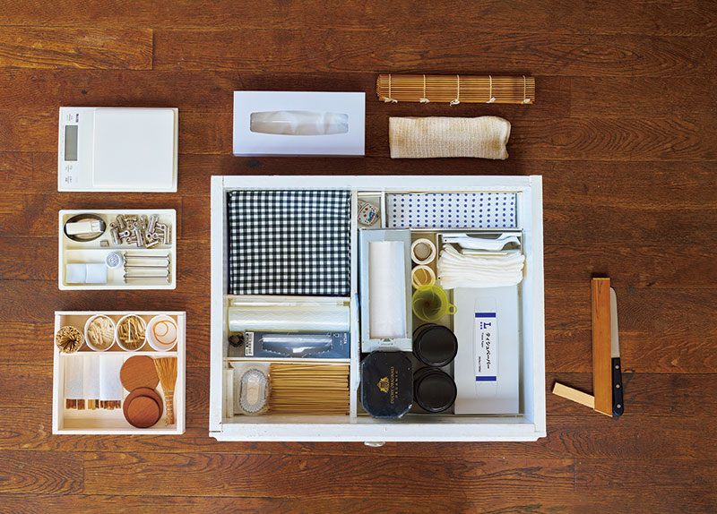 画像: 引き出しと棚の収納拝見