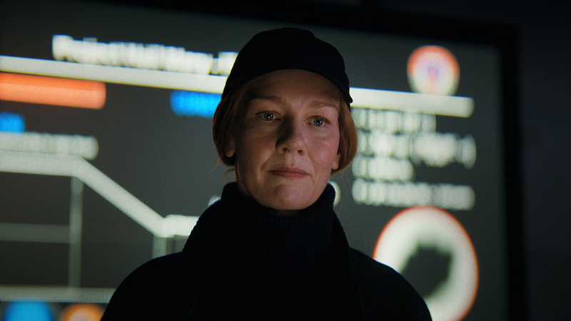 画像: 非常な決断を下すプロジェクト指揮官の表情も魅力