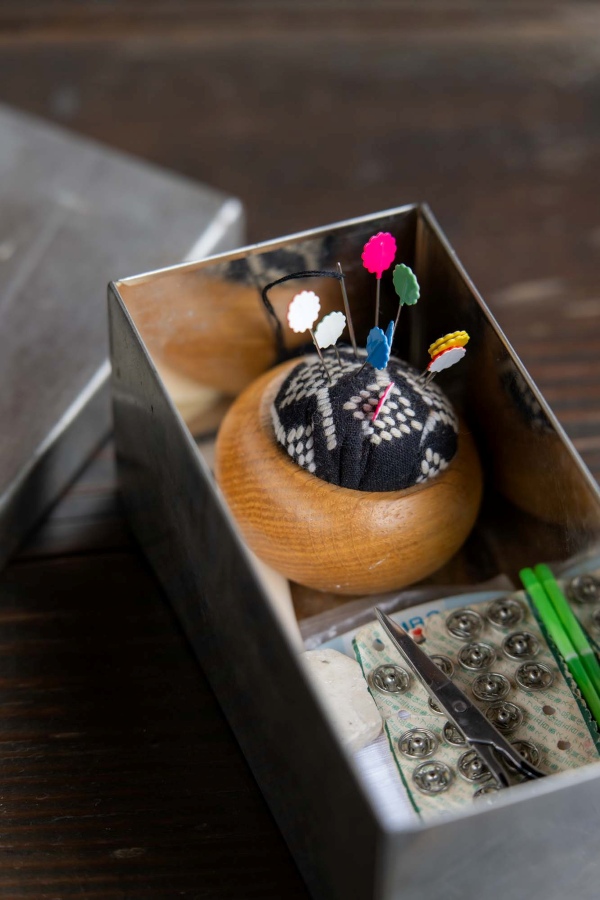 画像: ものづくり作家のアイデアが光る「子どものコーナー」のDIY。手づくりでサポートしながら子育ての日々を楽しむ/川地あや香さんの暮らしのまんなか