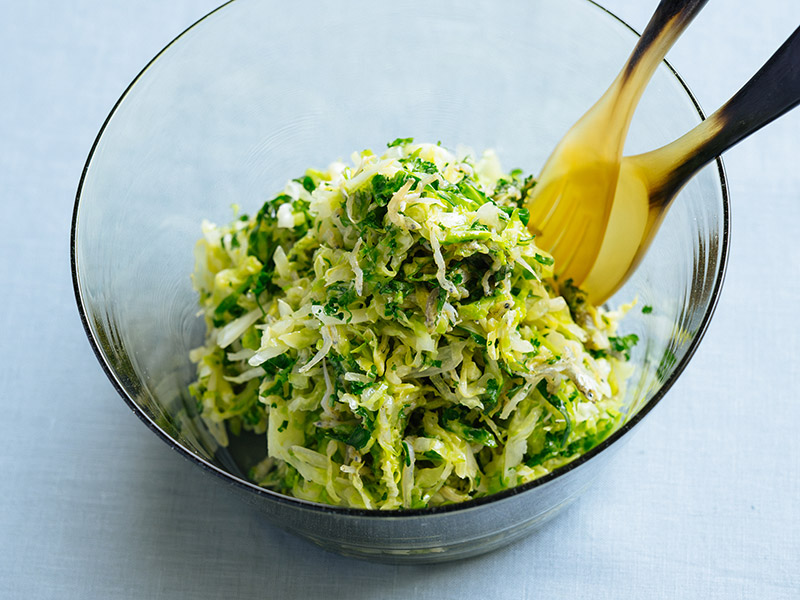 画像: 春の薬膳サラダ 春キャベツとパセリのじゃこサラダのつくり方