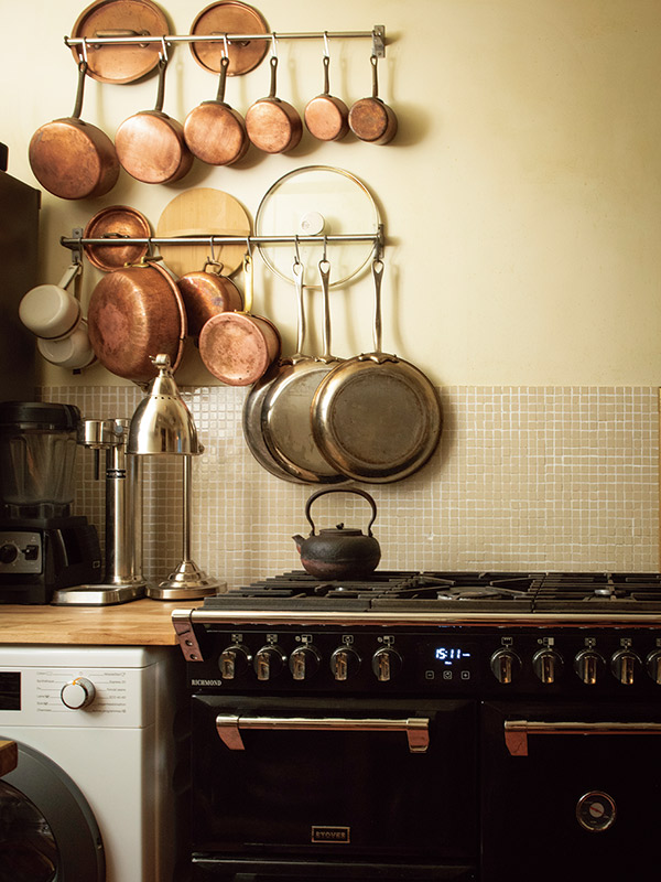 画像: 5つ口のコンロは頼れる存在