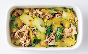 画像: 使用する「つくりおきおかず」:豚とセロリの春巻き