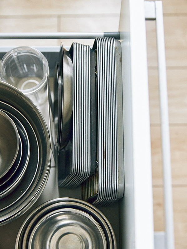 画像: 3．バットは立てて重ねる