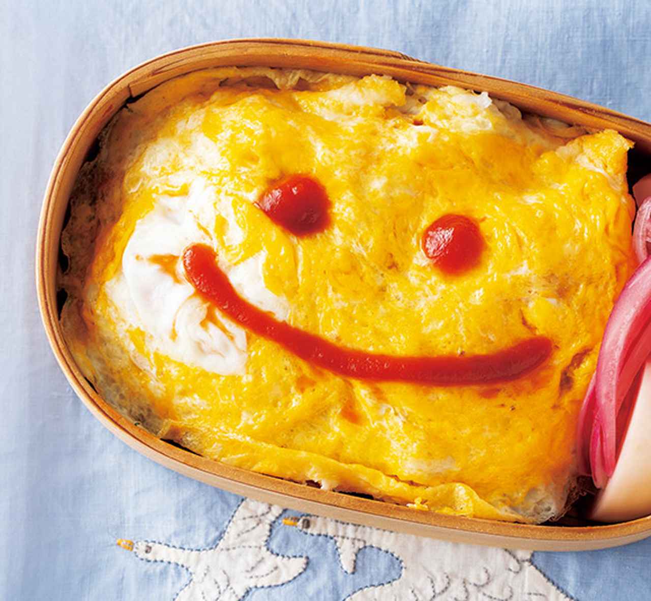 画像: ゆでささ身とゆでブロッコリーとゆでにんじんを使って オムライス