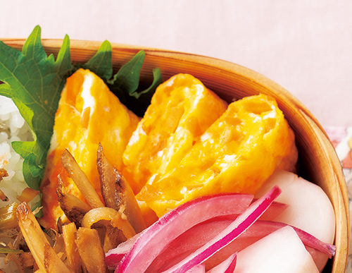 画像: ゆでにんじんを使って にんじん入り玉子焼き