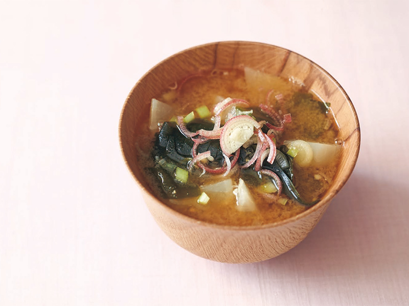 画像: 「かぶとわかめ、みょうがのおみそ汁」のつくり方