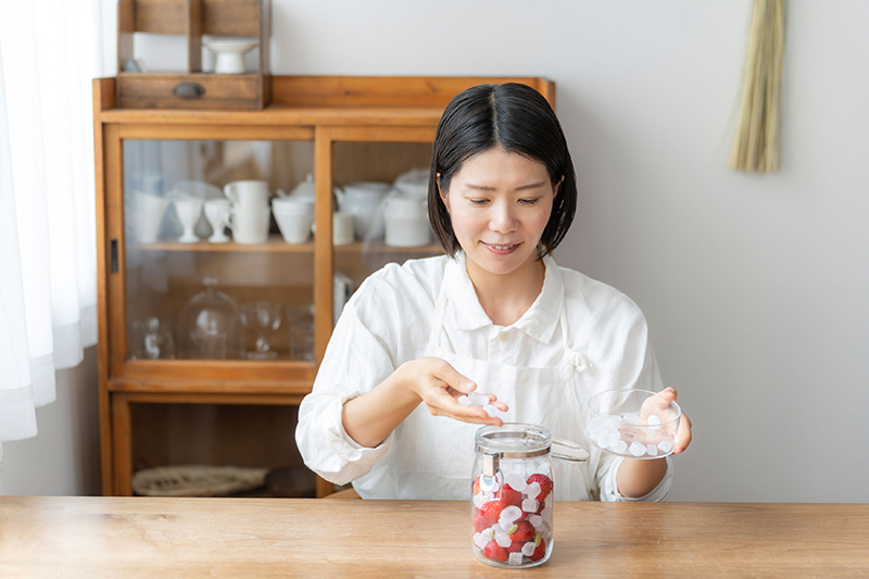 画像: 氷砂糖が果実の力を引き出すから、待つ時間さえも愛おしくなる