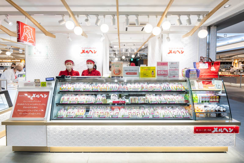 画像: 取材に伺ったのは東京駅構内にある「グランスタ東京店」。新幹線に乗り込む前に購入する人も多い