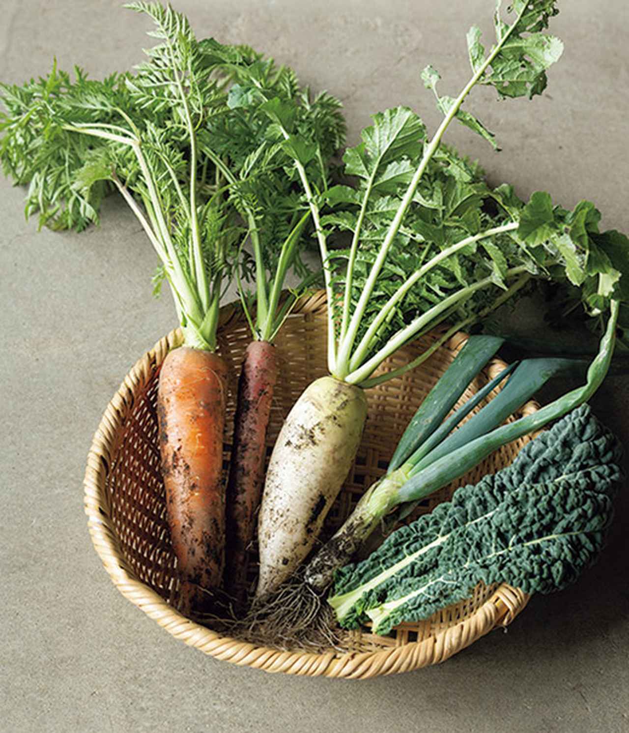 画像: 採れたての新鮮野菜。皮も葉っぱも、余すところなくいただくことで、微量栄養素や抗酸化作用のあるフィトケミカルも摂取できる
