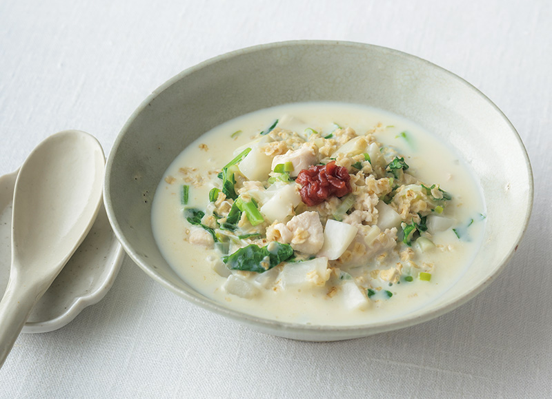 画像: ひと皿で“栄養満点”朝ごはん「オートミール豆乳がゆ」のつくり方。タンパク質、カルシウム、鉄分をバランスよく! 栄養士に教わる“体を強く美しく”する献立/今泉久美さん