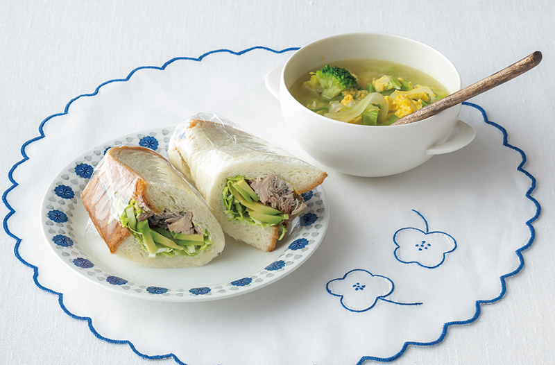 画像: タンパク質とカルシウムが摂れる朝ごはん「さば缶サンド」と「キャベツ卵スープ」のつくり方。栄養士に教わる“体を強く美しく”する献立／今泉久美さん