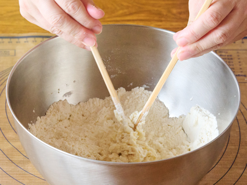 画像1: 毎日食べたい「いつもの丸パン」のつくり方。初心者にもおすすめ!ジャムやミニサンドもおいしい“小麦香る”かんたんおうちパン/小豆田マチ子さん(キャロットケーキ研究家)